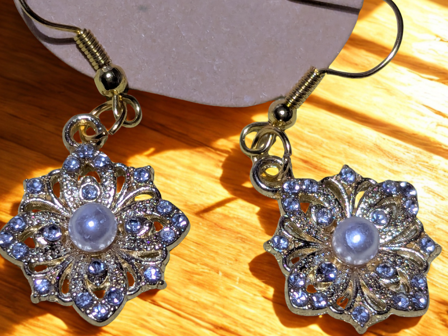 Boucles d'oreilles pendantes vintage avec strass et fausses perles