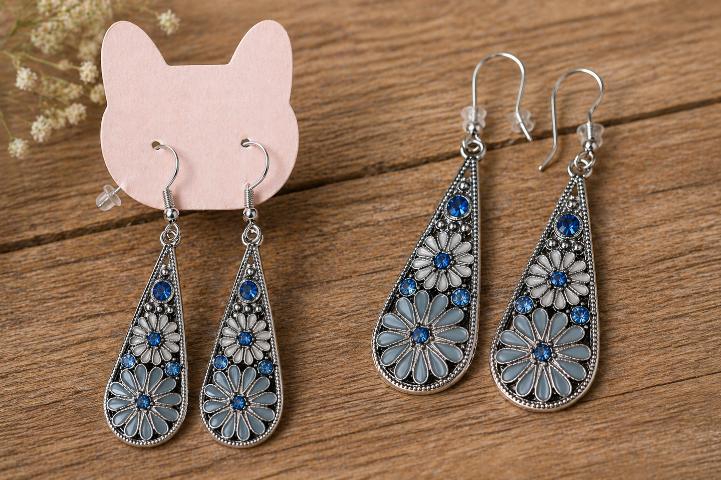 Pendientes de Lágrima Florales hechos a mano en Tono Plata con Diamantes de Imitación Azules
