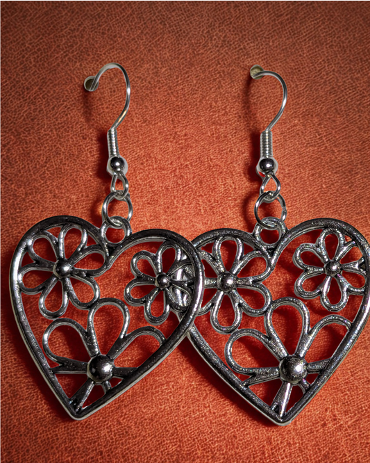 Heart-Shaped Filigree Drop Earrings – Silver-Tone Floral Openwork Dangles