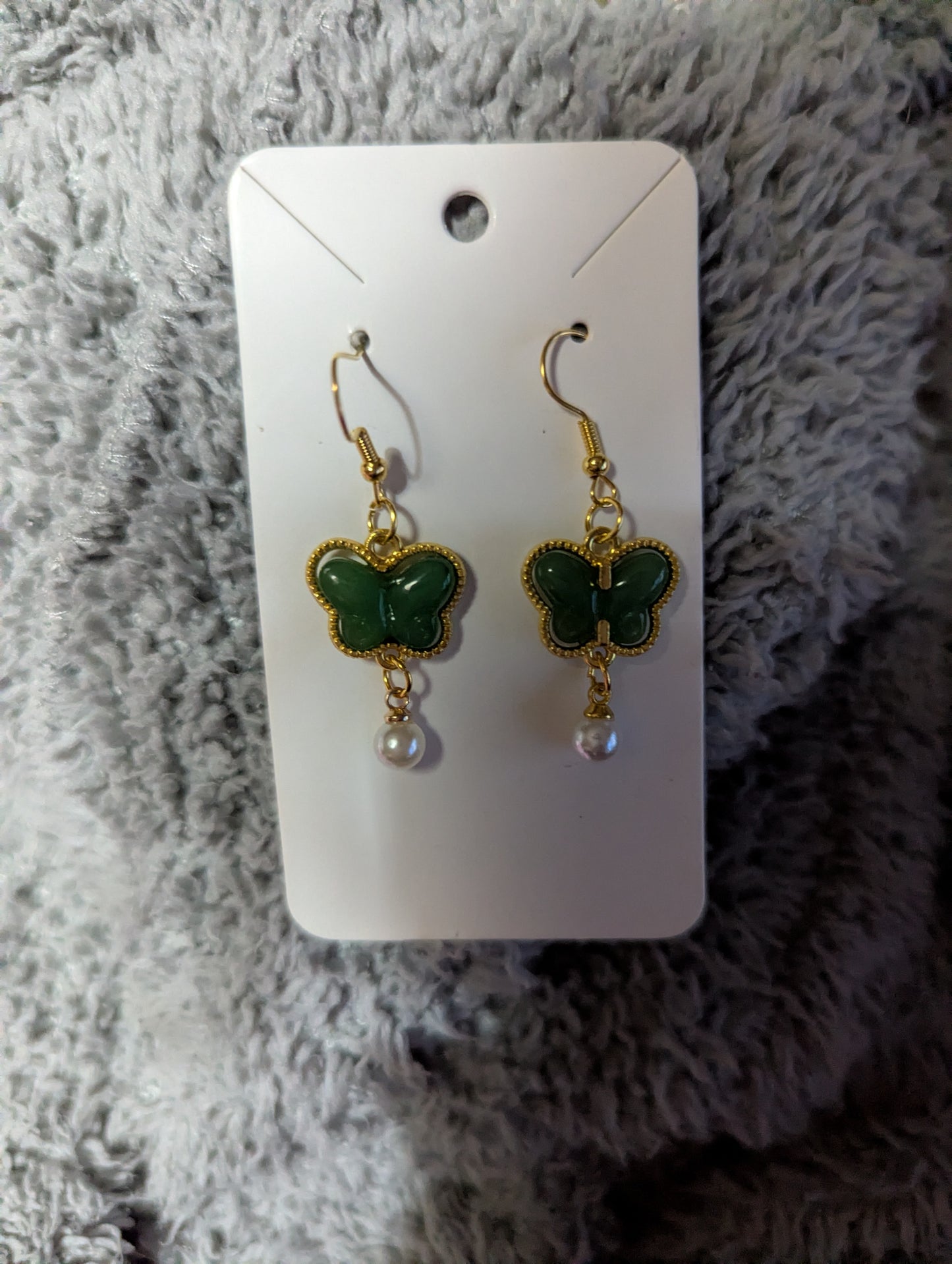 Pendientes colgantes de perlas mariposa verde