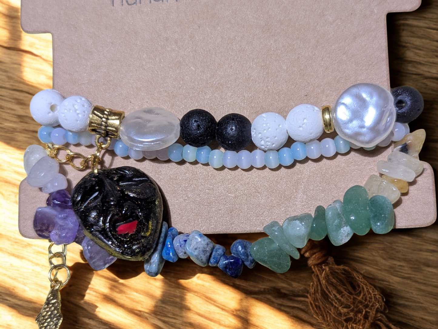 Set de pulseras elásticas bohemias hechas a mano – Conjunto de 3 piezas de cuentas multicolores con dije