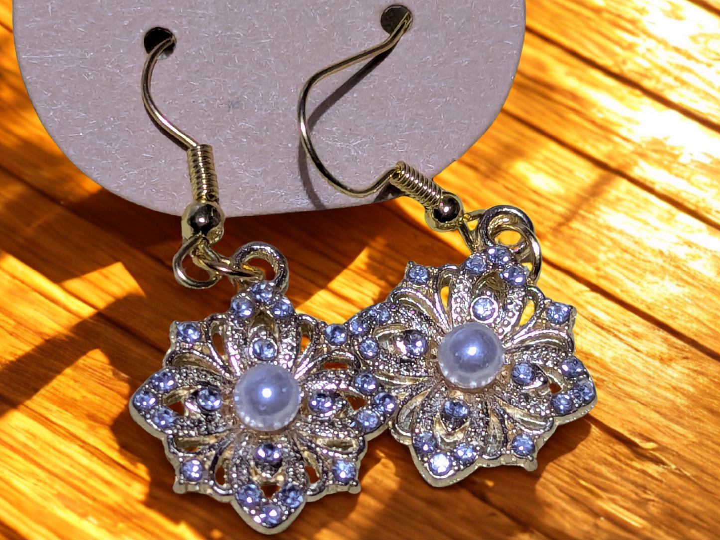 Pendientes colgantes estilo vintage con pedrería y perlas de imitación