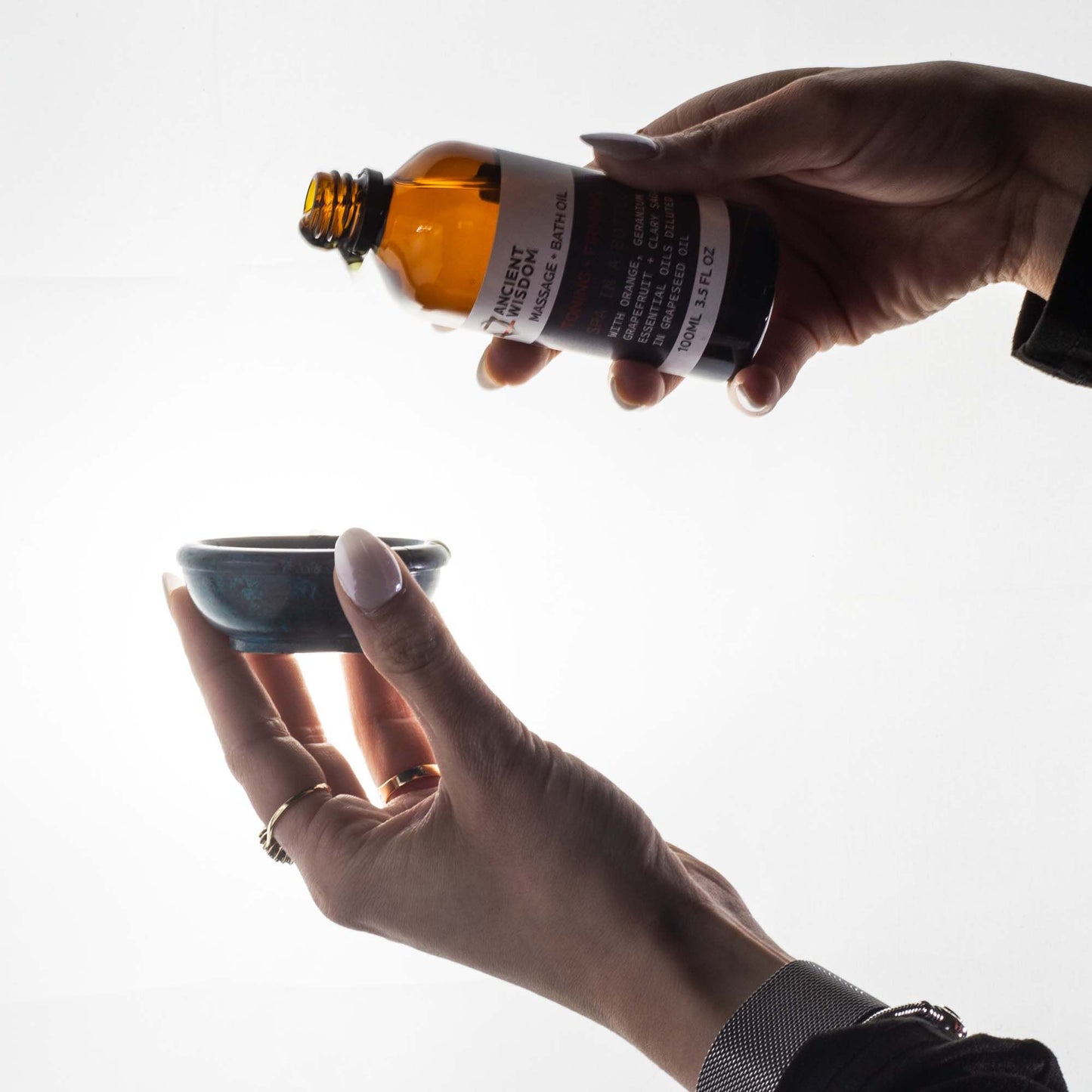 Huile de massage Menthe Poivrée Fraîche – Mélange vivifiant d'huiles essentielles pour la relaxation et la récupération