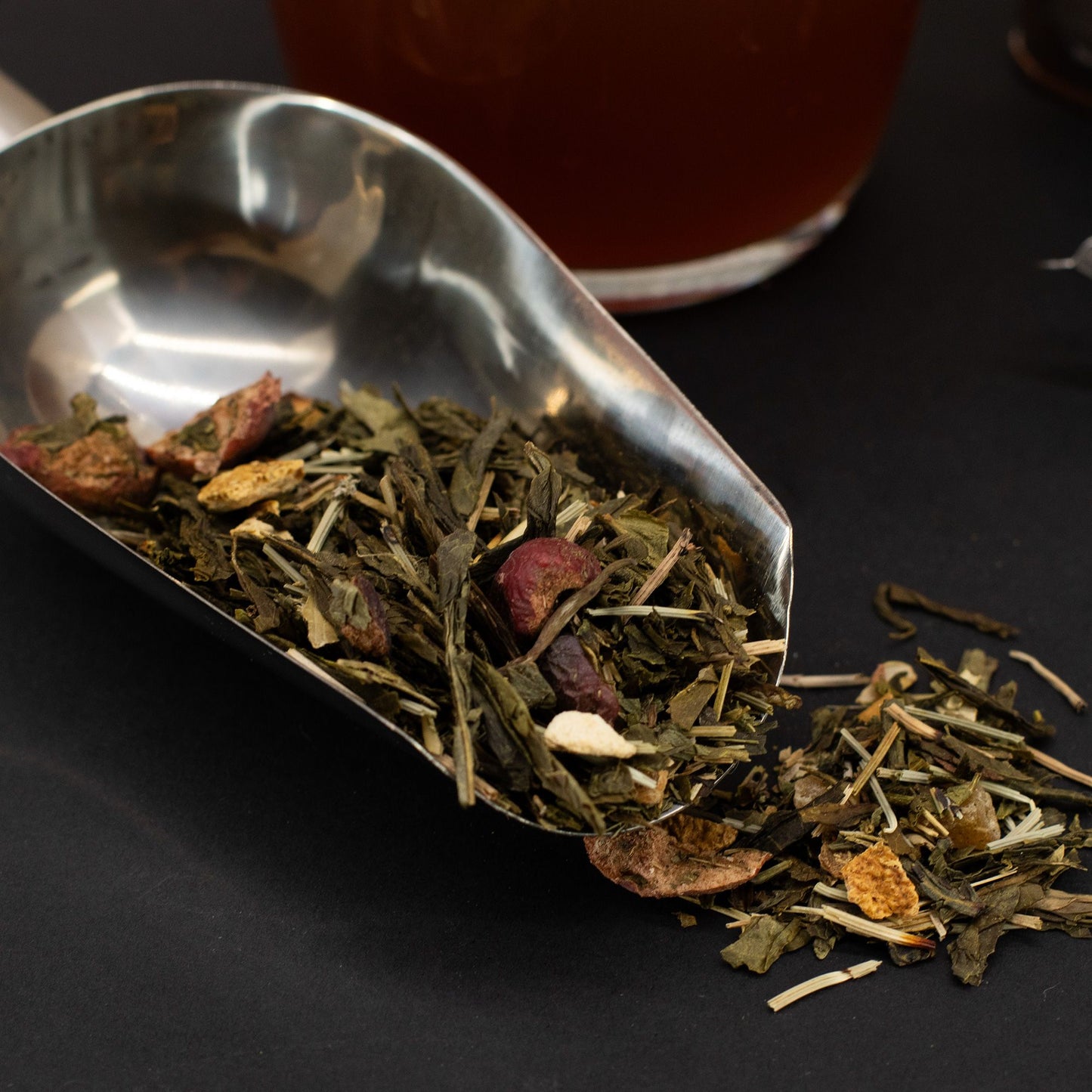 Thé Vert Mélange Green Dragon en Boîte 50g 🍵✨ | Sencha & Lung Ching | Ananas, Écorce d'Orange & Myrtille