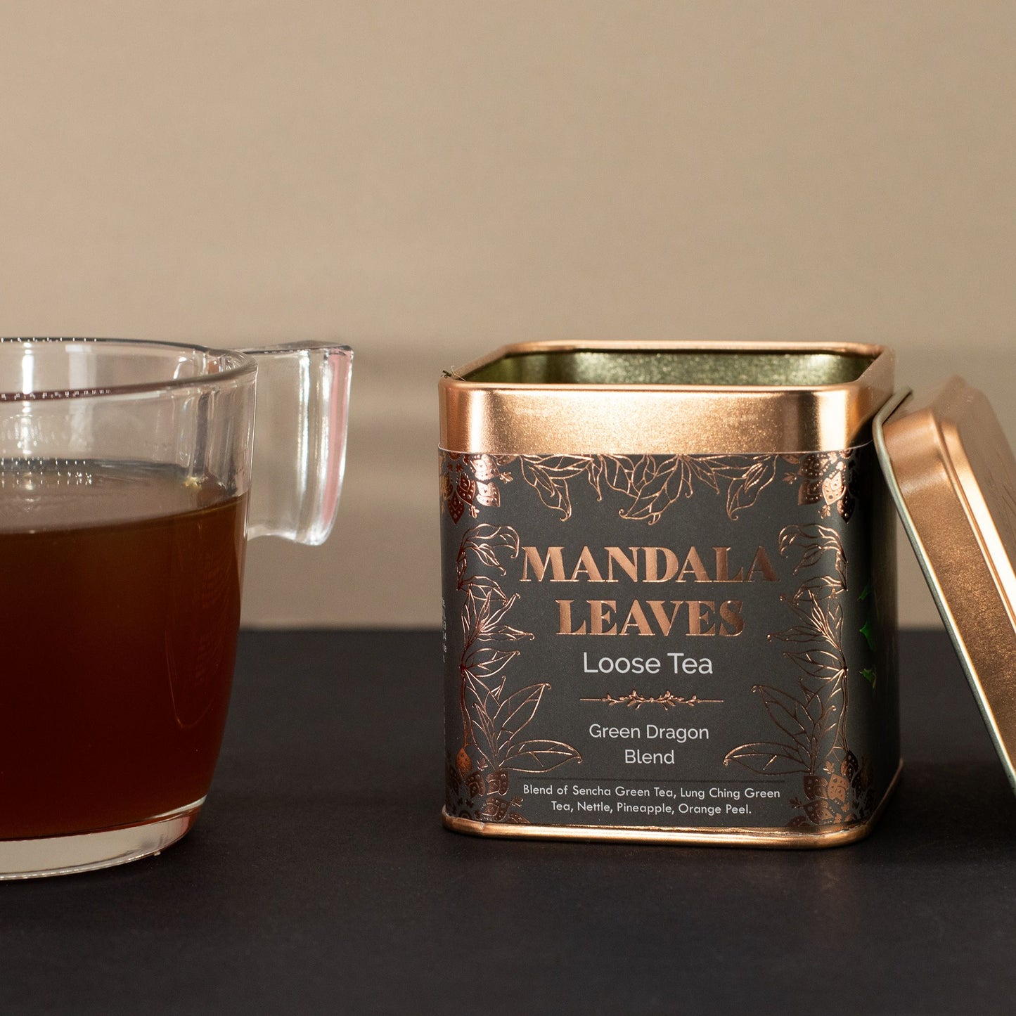 Thé Vert Mélange Green Dragon en Boîte 50g 🍵✨ | Sencha & Lung Ching | Ananas, Écorce d'Orange & Myrtille