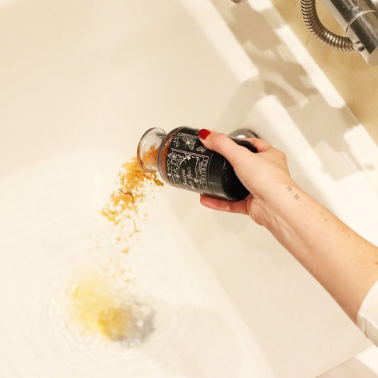 ✨ Ancient Witch Bath Spell Potion & Citrine Crystal Amulet – Success ✨ Manifest Confidence • Attract Prosperity • Awaken Your Inner Power