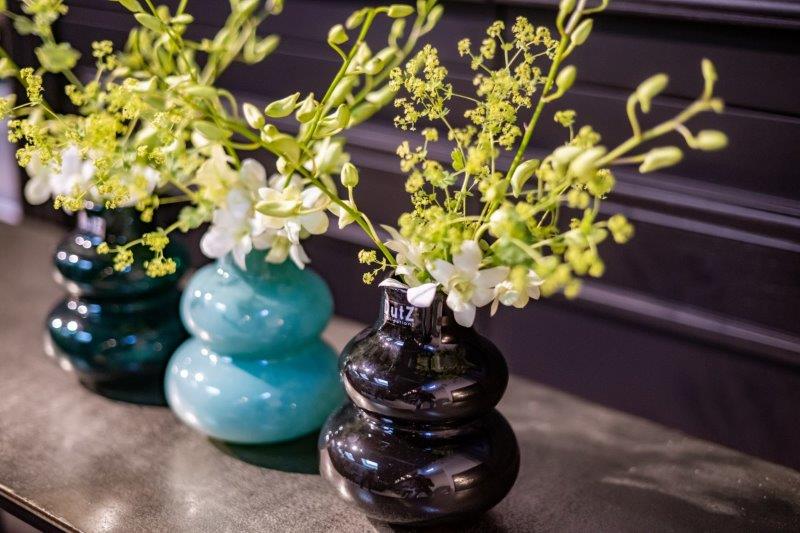 ✨ SKRZYSZOW Small Mouth-Blown Glass Vase – Vibrant Modern Home Décor by DutZ Collection ✨