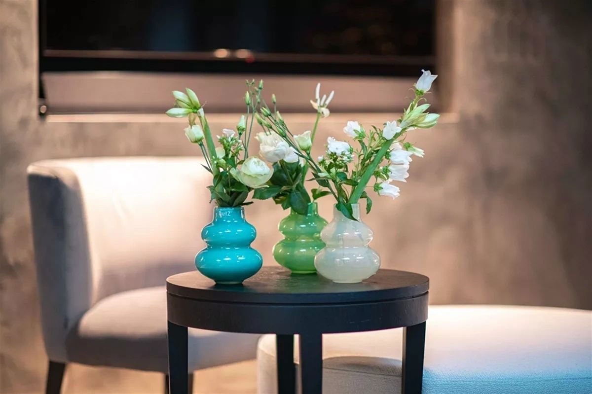 ✨ SKRZYSZOW Small Mouth-Blown Glass Vase – Vibrant Modern Home Décor by DutZ Collection ✨