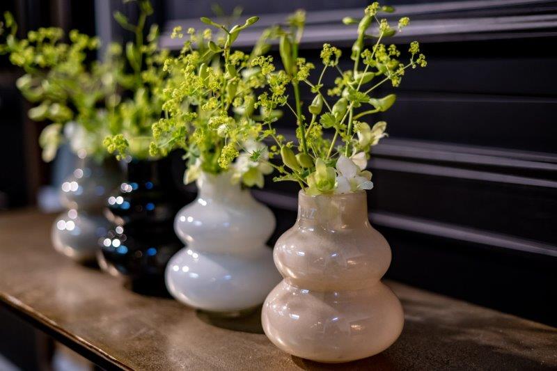 ✨ SKRZYSZOW Small Mouth-Blown Glass Vase – Vibrant Modern Home Décor by DutZ Collection ✨