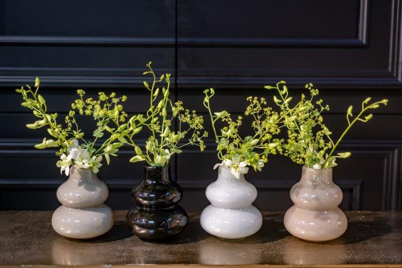 ✨ SKRZYSZOW Small Mouth-Blown Glass Vase – Vibrant Modern Home Décor by DutZ Collection ✨