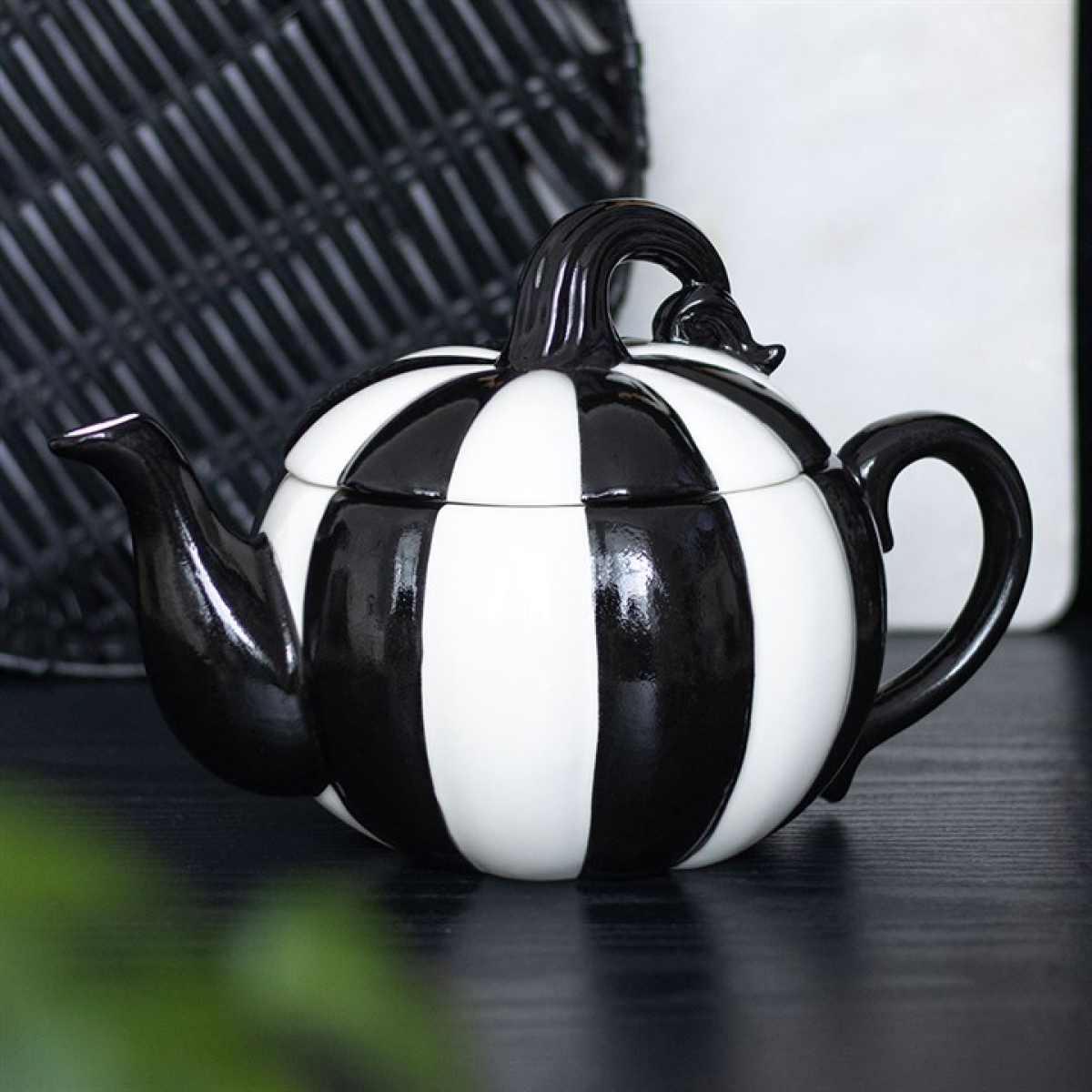 Black and White Striped Pumpkin Teapot – 500ml Ceramic Teapot for Spooky Tea Lovers