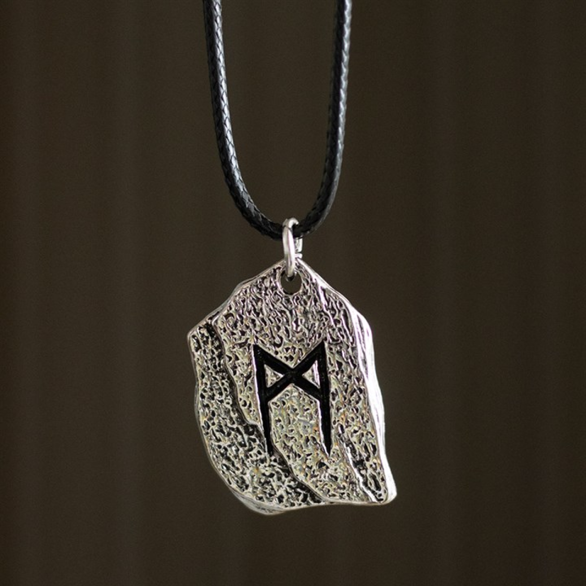 Collier viking cordon Rune de transformation